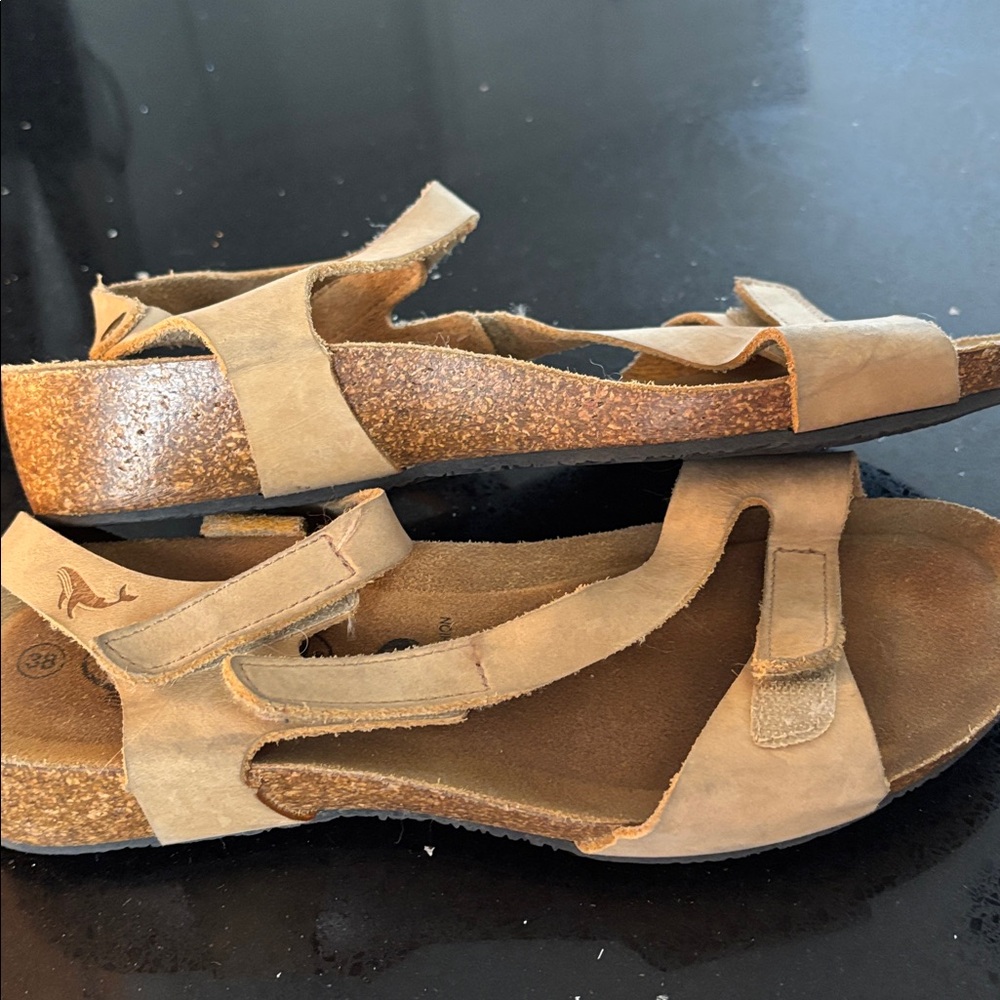 Plakton tan sandal